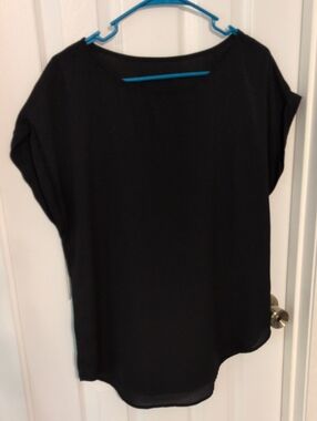 Amazon Black Short Sleeve Tunic Top